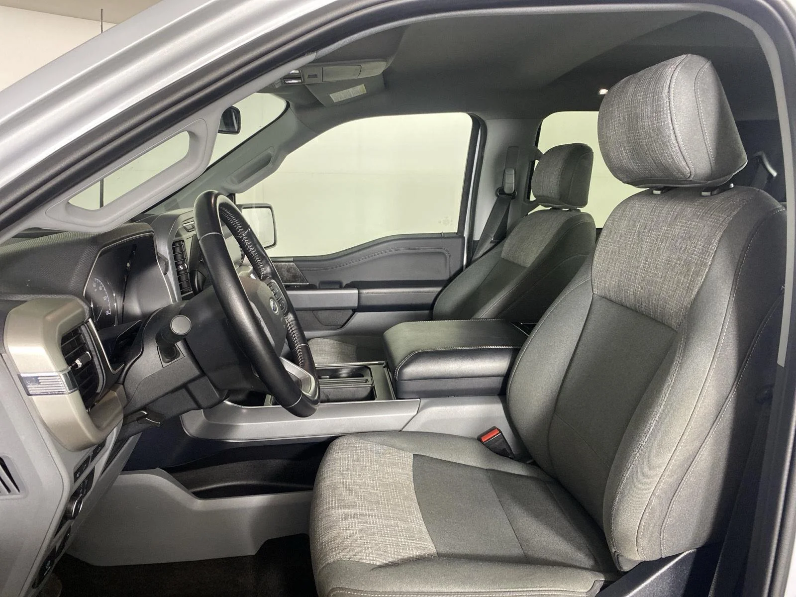Used 2021 Space White Ford XLT image 20