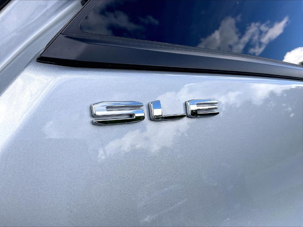 Used 2022 Silver GMC SLE image 27