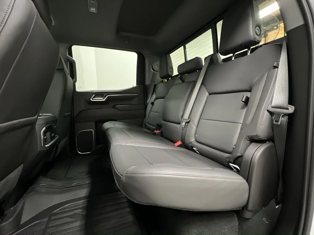 2026 GMC Sierra 1500 SLT - Photo 85