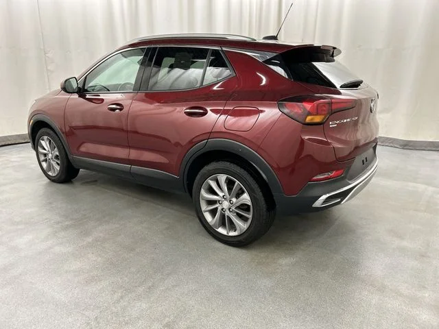 Used 2022 Red Buick Essence image 3