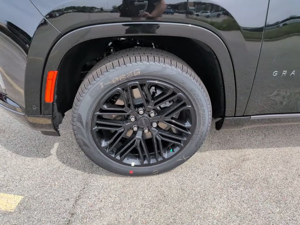 New 2026 High Gloss Black Exterior Paint Jeep Grand Wagoneer image 15
