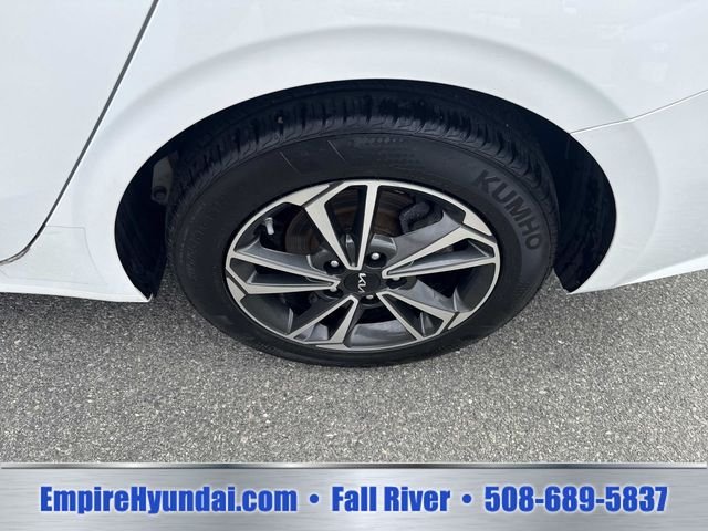 Used 2024 Snow White Pearl Kia LXS image 12