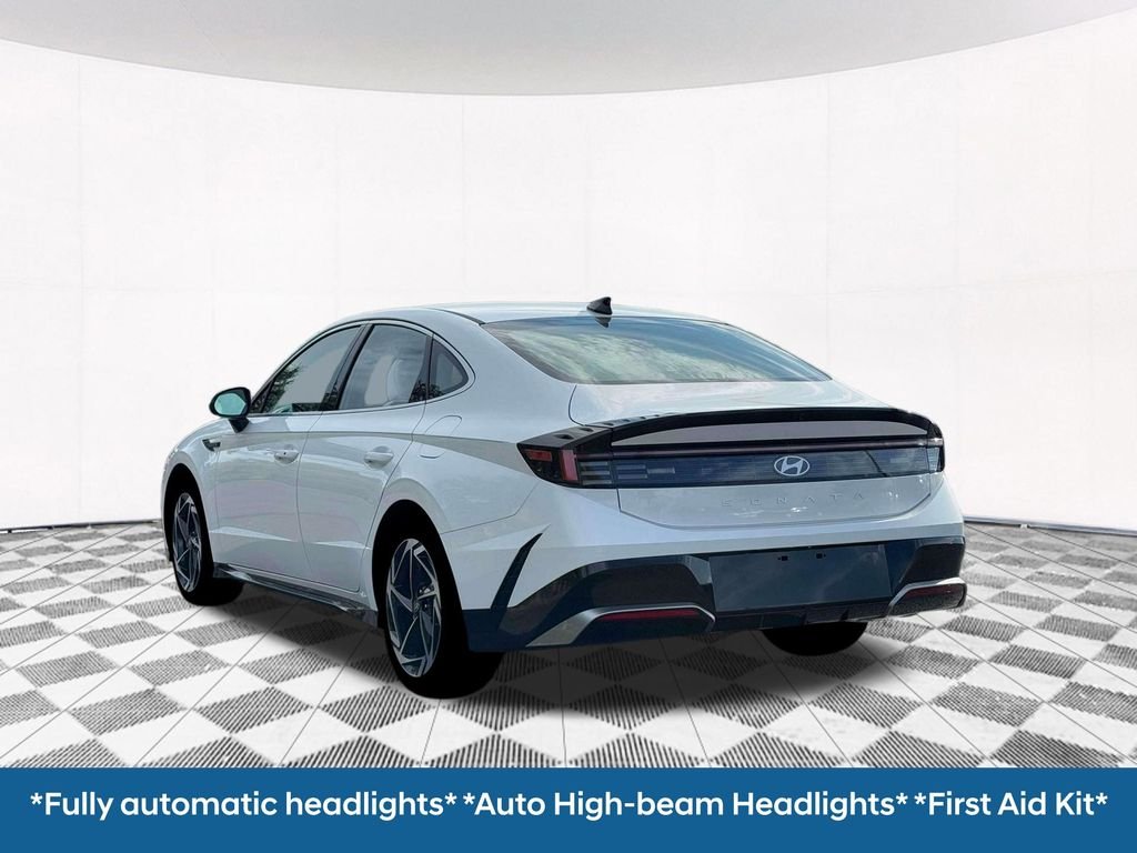 New 2026 White Hyundai SEL Sport image 8