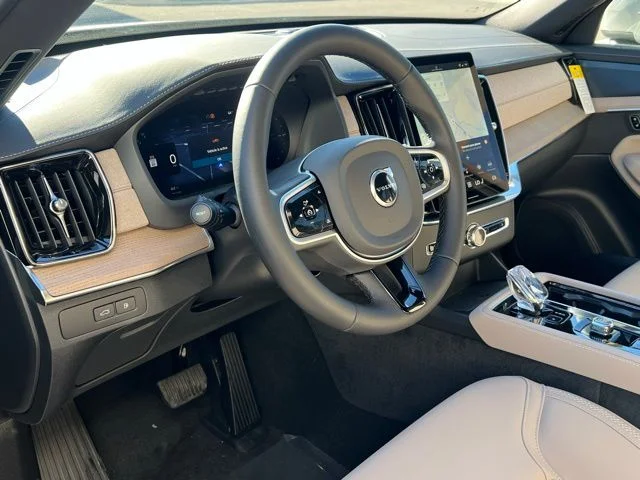 2026 Volvo XC90 Plus - Photo 18