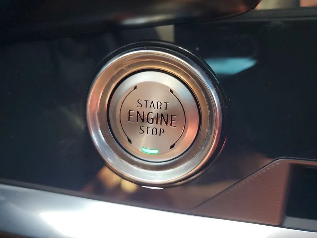 Used 2020 ARCTIC WHITE Chevrolet 2LT image 27