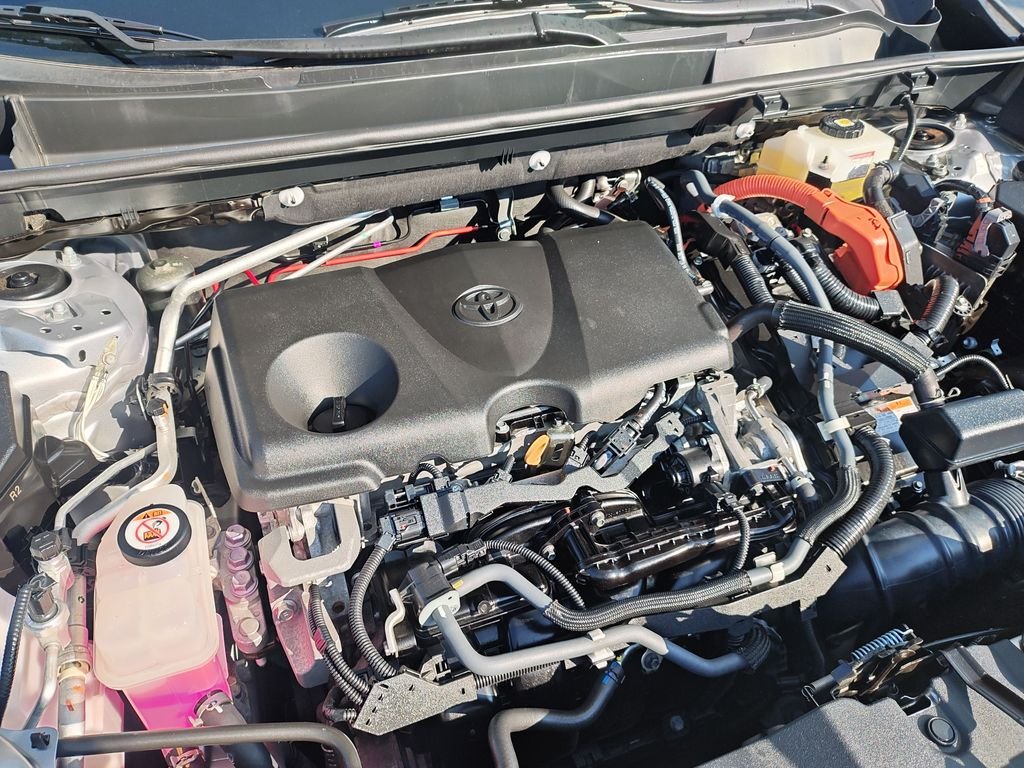Used 2021 Silver Toyota XLE image 24