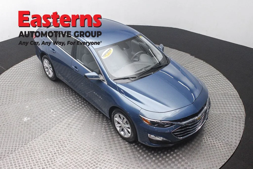 Used 2025 Blue Chevrolet LT image 3