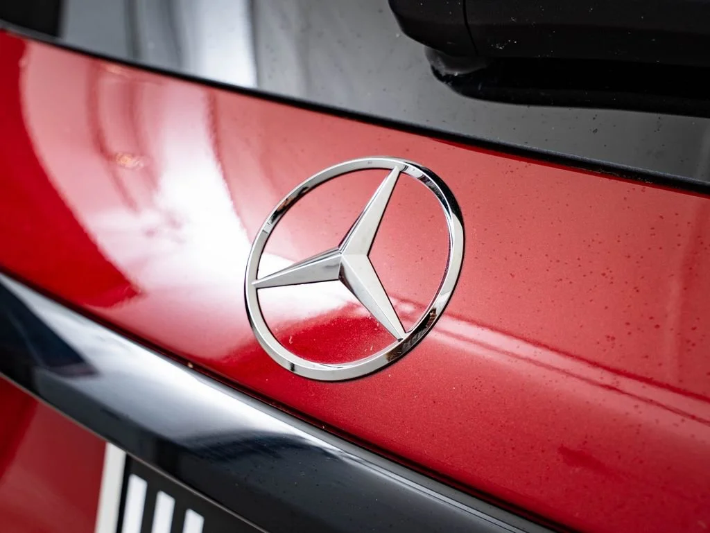 New 2026 Manufaktur Patagonia Red Mercedes-Benz GLC 300 image 17