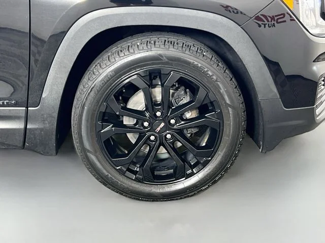 Used 2022 Black GMC SLE image 37