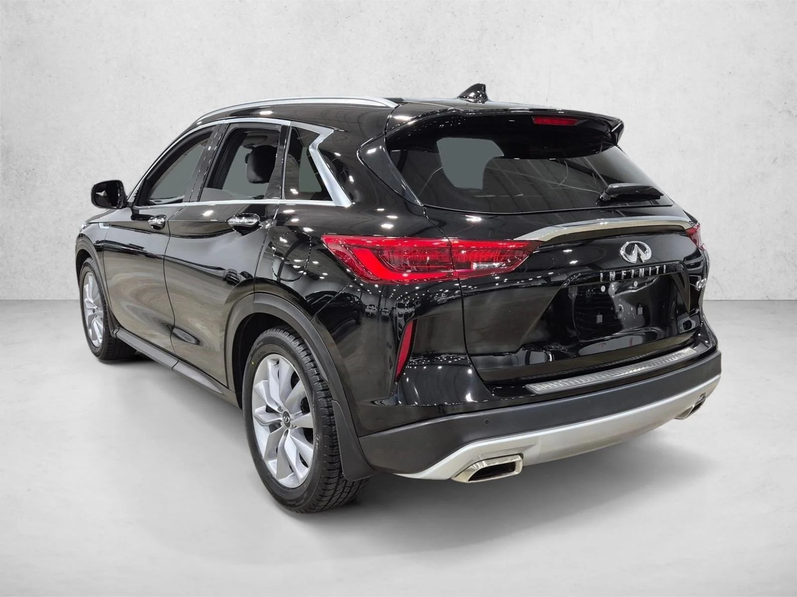 Used 2021 Black Obsidian INFINITI LUXE image 8
