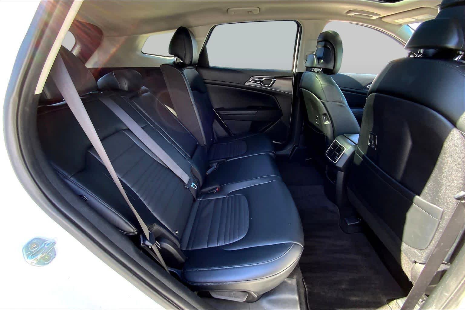 Used 2023 Glacial White Pearl Kia SX-Prestige image 29