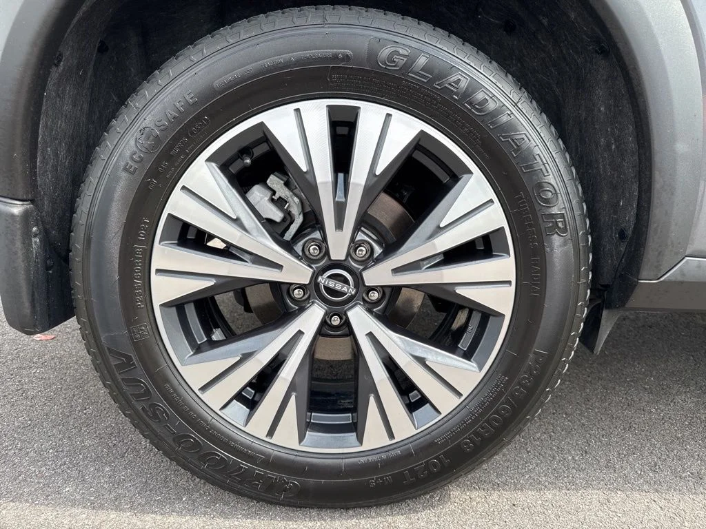 Used 2023 Gray Nissan SV image 12