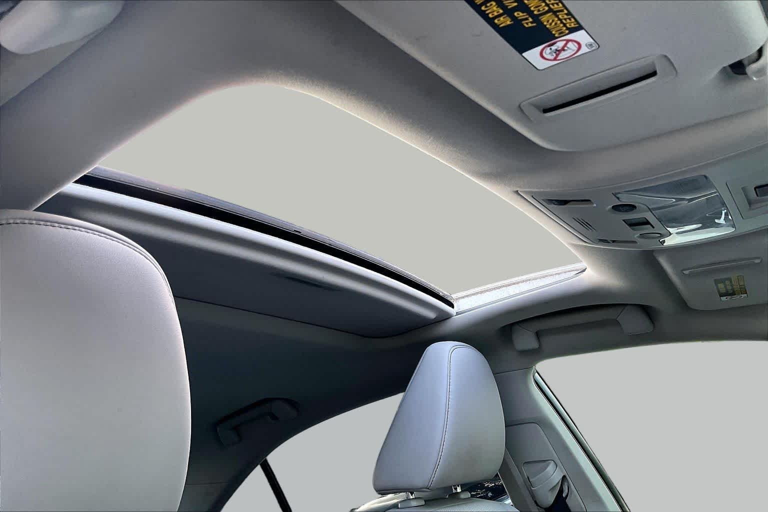Used 2016 Atomic Silver Lexus  image 14