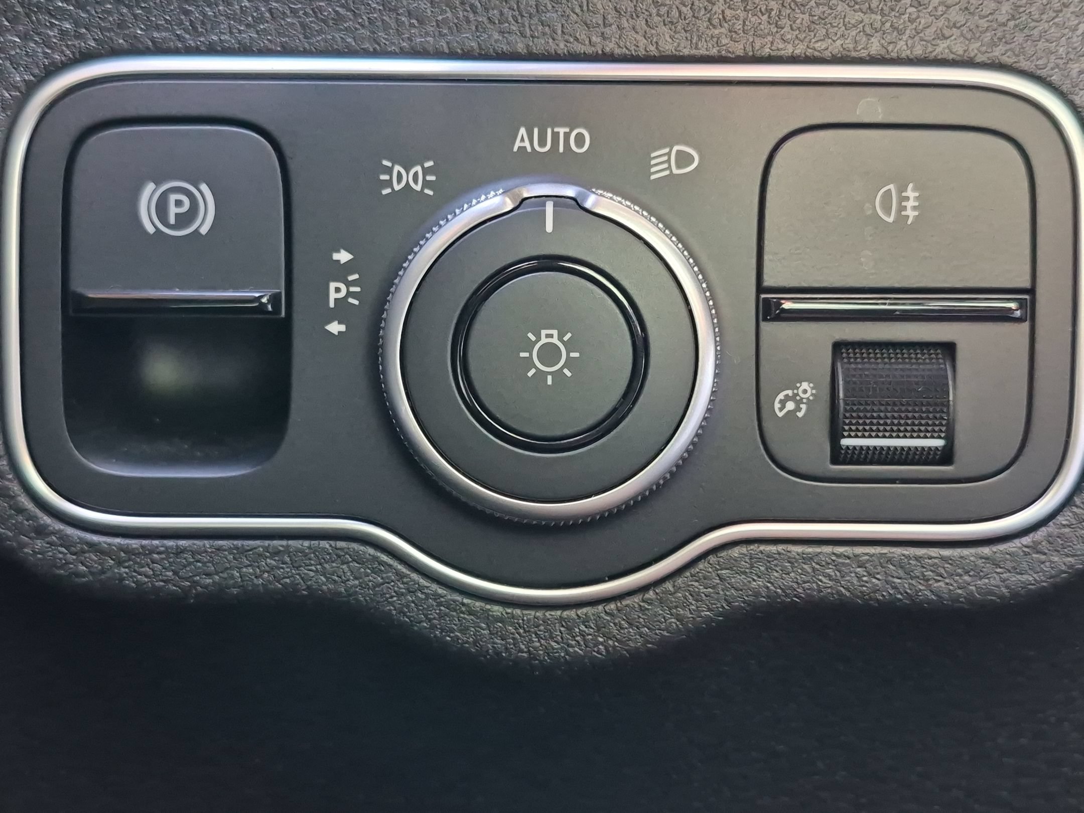 Used 2022 Mountain Gray Metallic Mercedes-Benz EQB 350 image 21