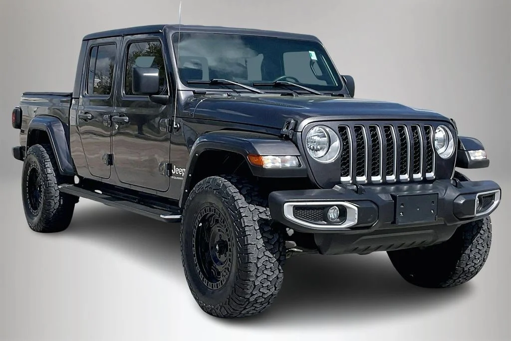 2023 Jeep Gladiator Overland's photo
