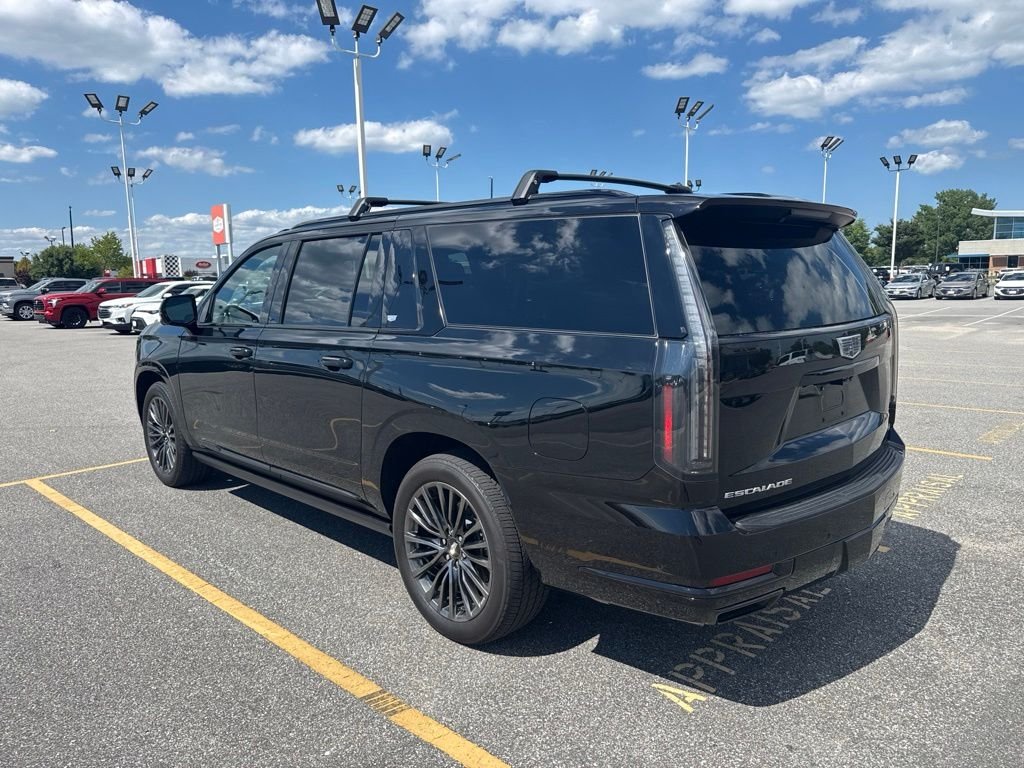 Used 2025 Black Cadillac Sport Platinum image 3