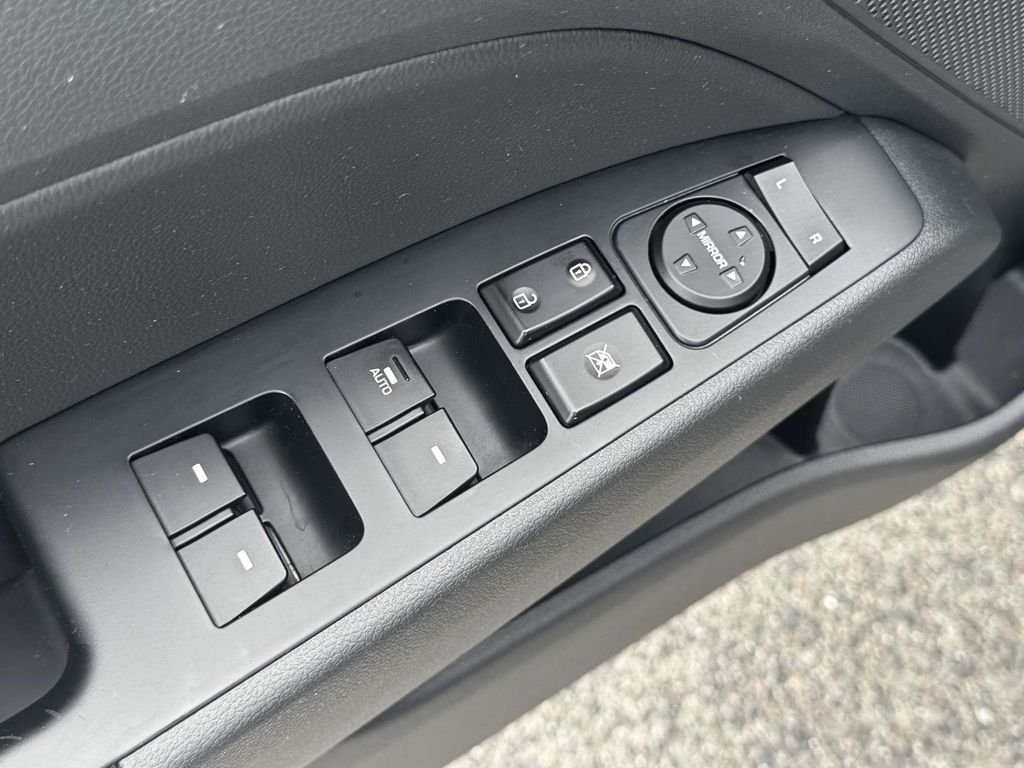 2020 Hyundai Elantra Limited - Photo 16