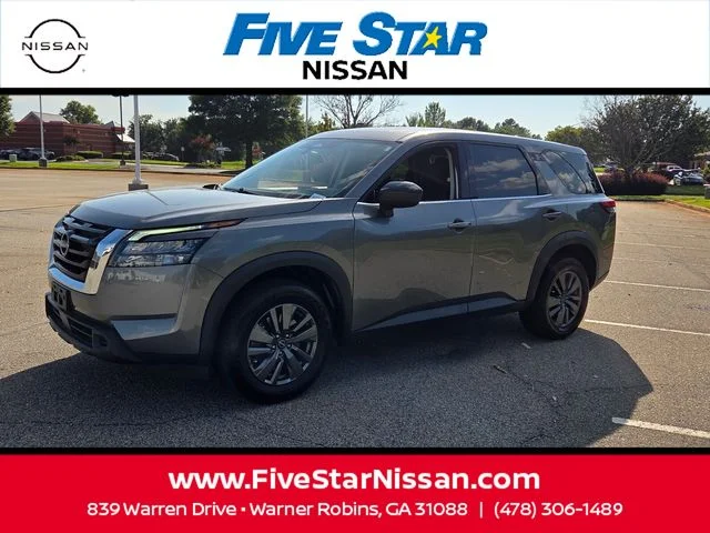 Used 2024 Gray Nissan S image 3