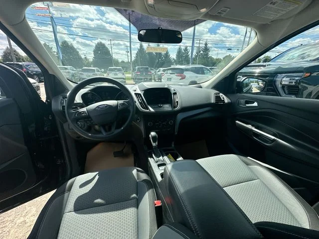 Used 2019 Black Ford SE image 23