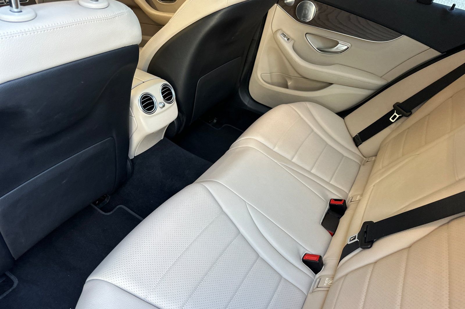 Used 2019 Silver Mercedes-Benz C 300 image 13