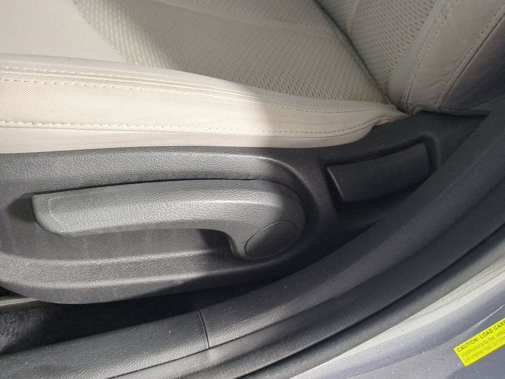 Used 2019 Gray Hyundai SE image 21