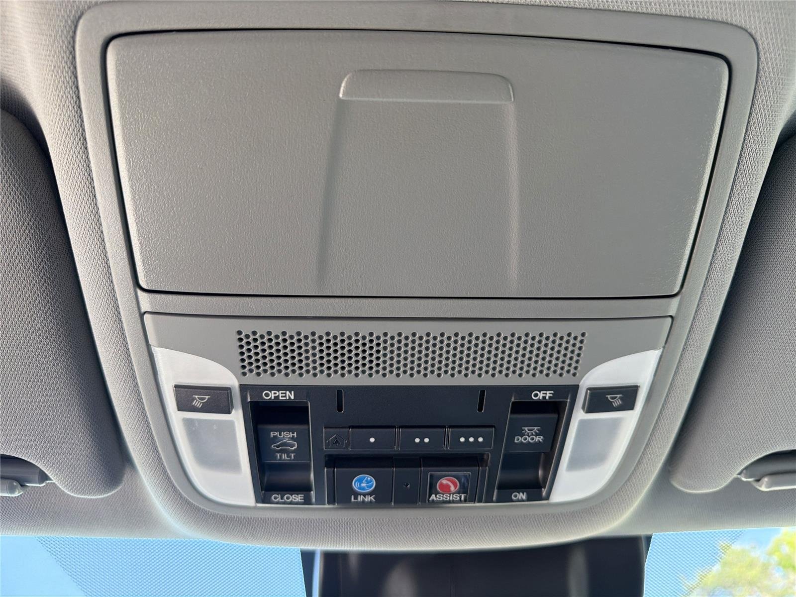 Used 2020 Lunar Silver Metallic Acura w/Technology Pkg image 17