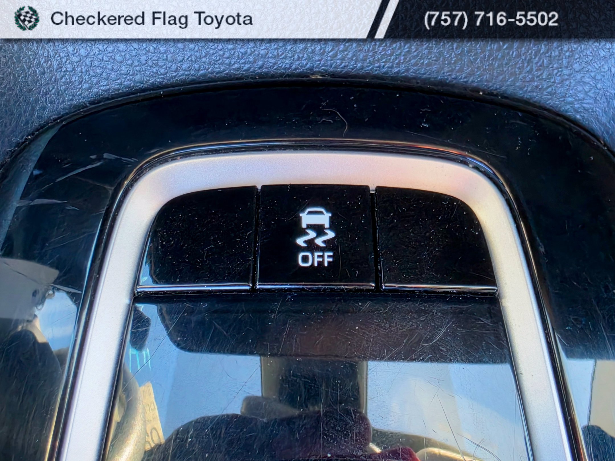 Used 2024 Ice Cap Toyota LE image 18