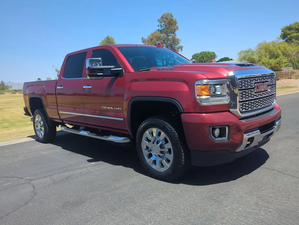 2019 GMC Sierra 4WD Crew Cab Standard Box Denali's photo