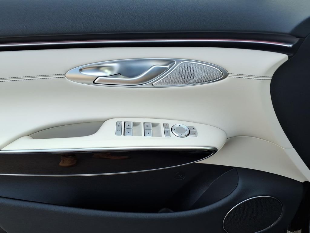 New 2027 Black Genesis 2.5T image 15