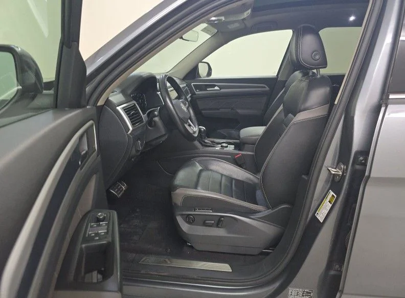 Used 2022 Gray Volkswagen 3.6L V6 SEL Premium R-Line image 6