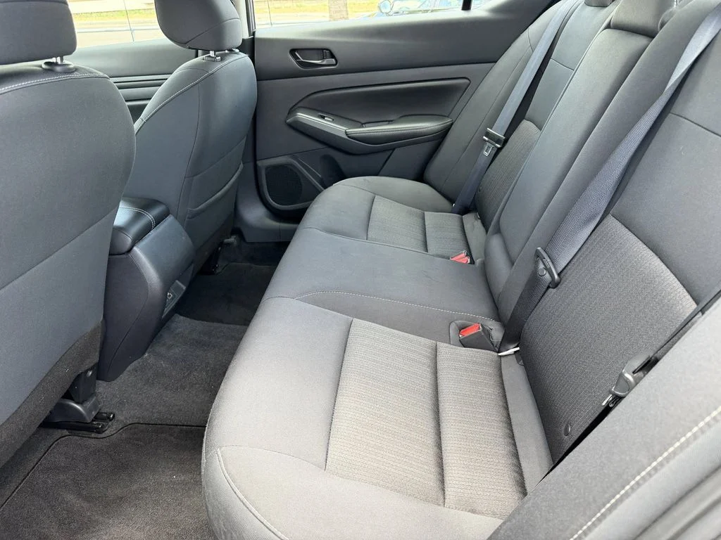 2025 Nissan Altima SV - Photo 9