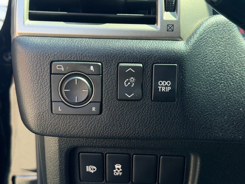 Used 2018 Onyx Black Lexus 460 image 28