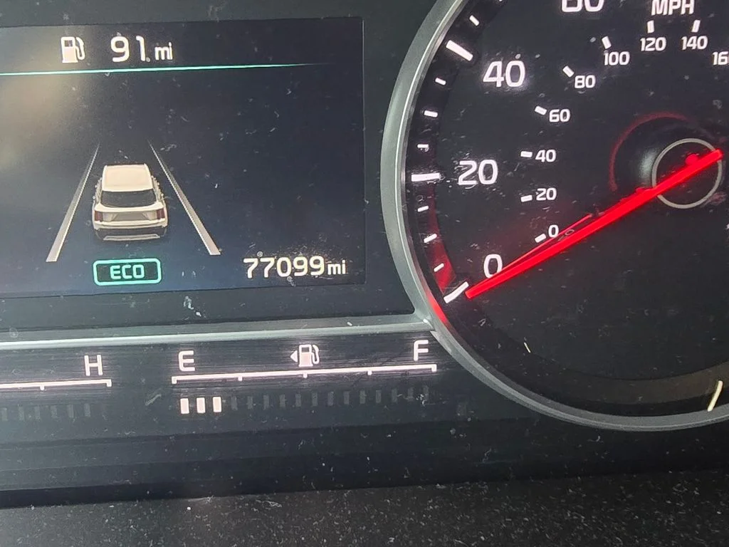 Used 2022 White Kia S image 27