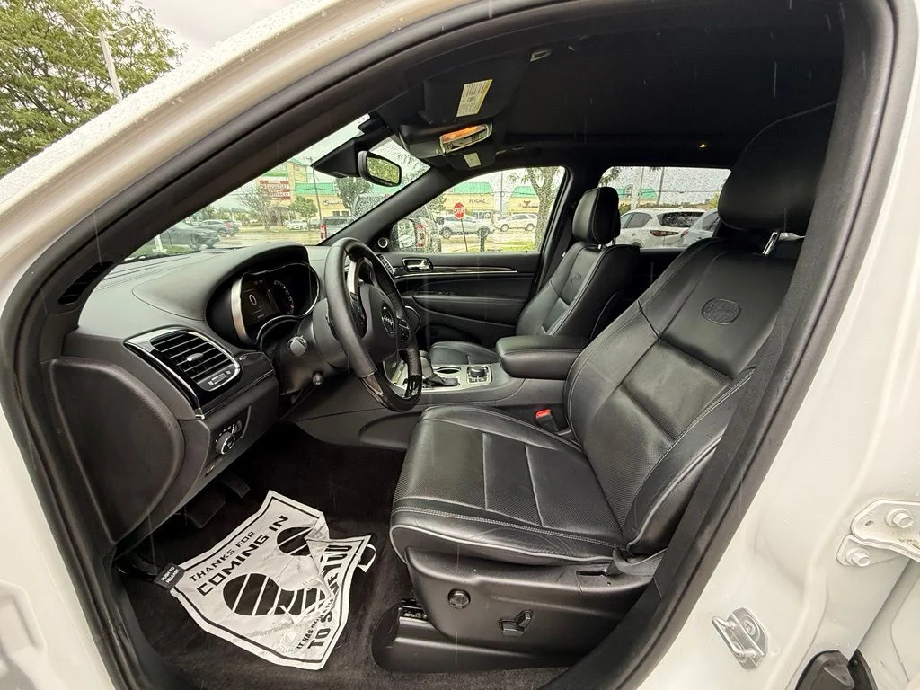 Used 2019 White Jeep Overland image 10