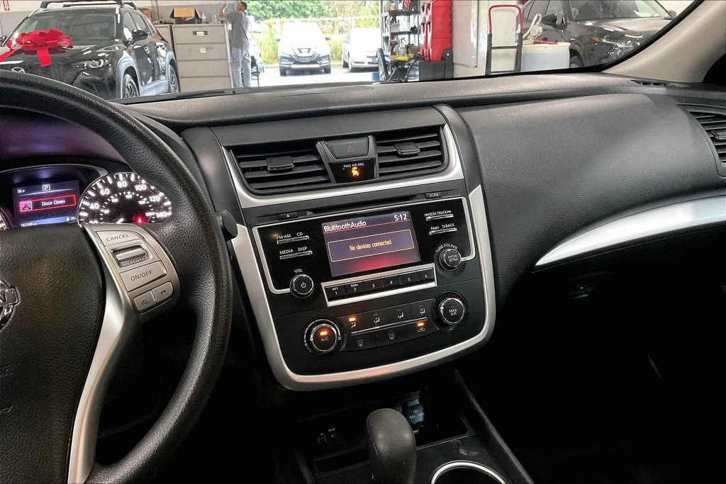 Used 2016 Black Nissan 2.5 S image 5