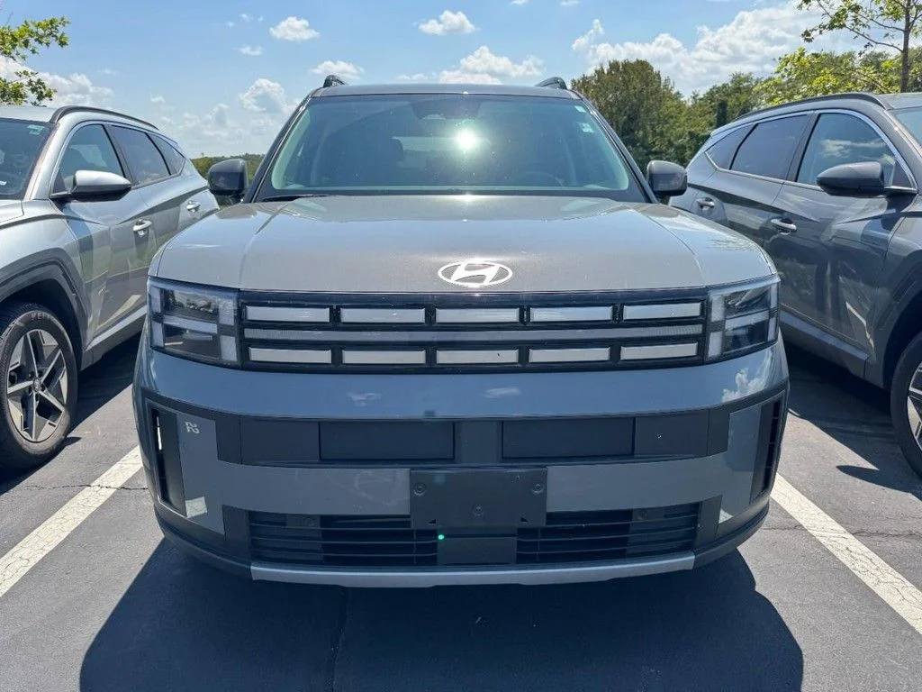 Used 2025 Gray Hyundai SEL image 2