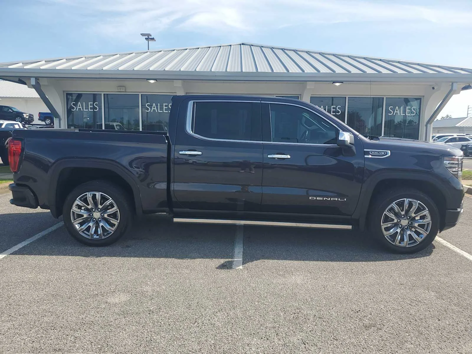 Used 2025 Titanium Rush Metallic GMC Denali image 10