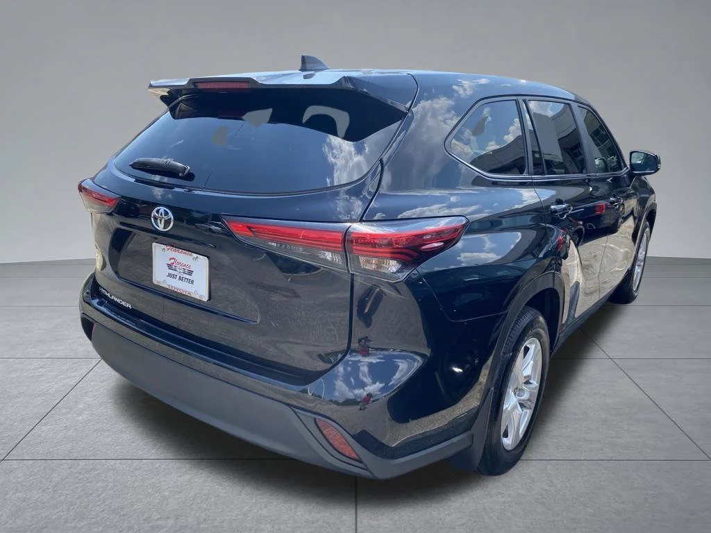 Used 2023 Black Toyota L image 14