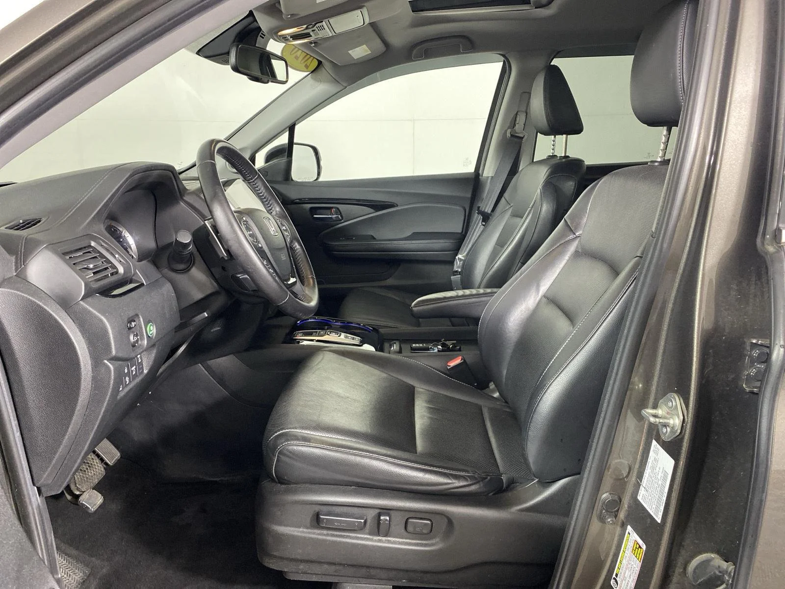 Used 2020 Pacific Pewter Metallic Honda RTL-E image 11