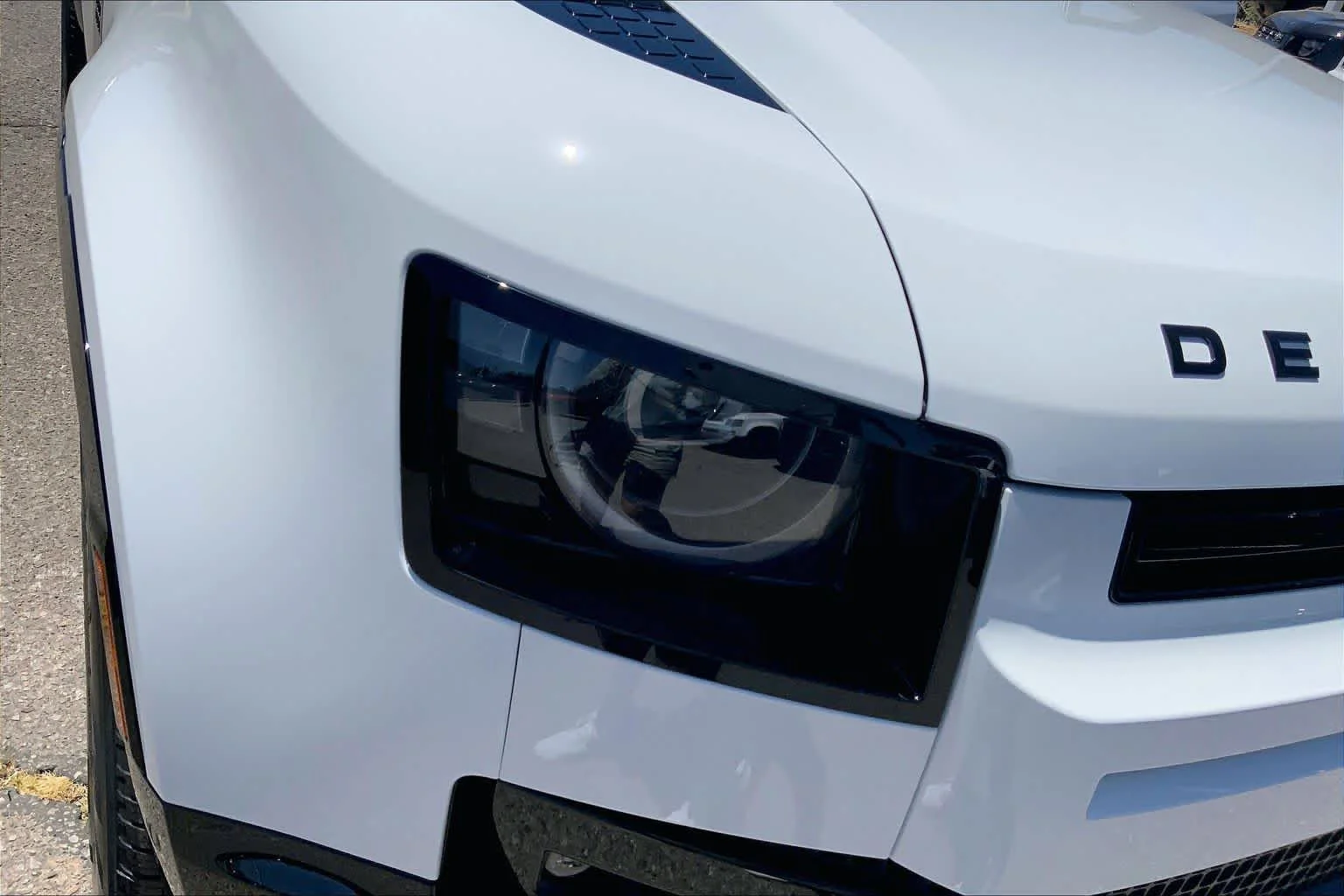 New 2026 Fuji White Land Rover X-Dynamic SE image 13