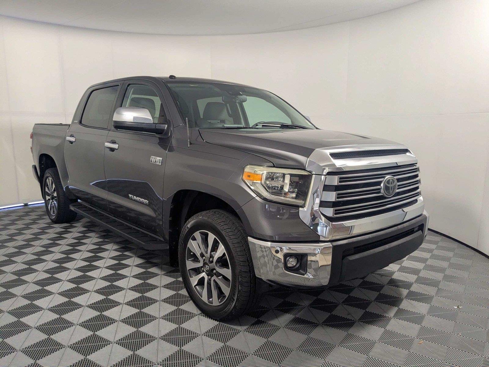 Used 2018 Magnetic Gray Metallic Toyota Limited image 3