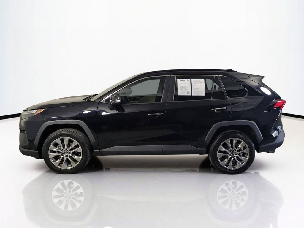 2022 Toyota RAV4 Limited - Photo 8