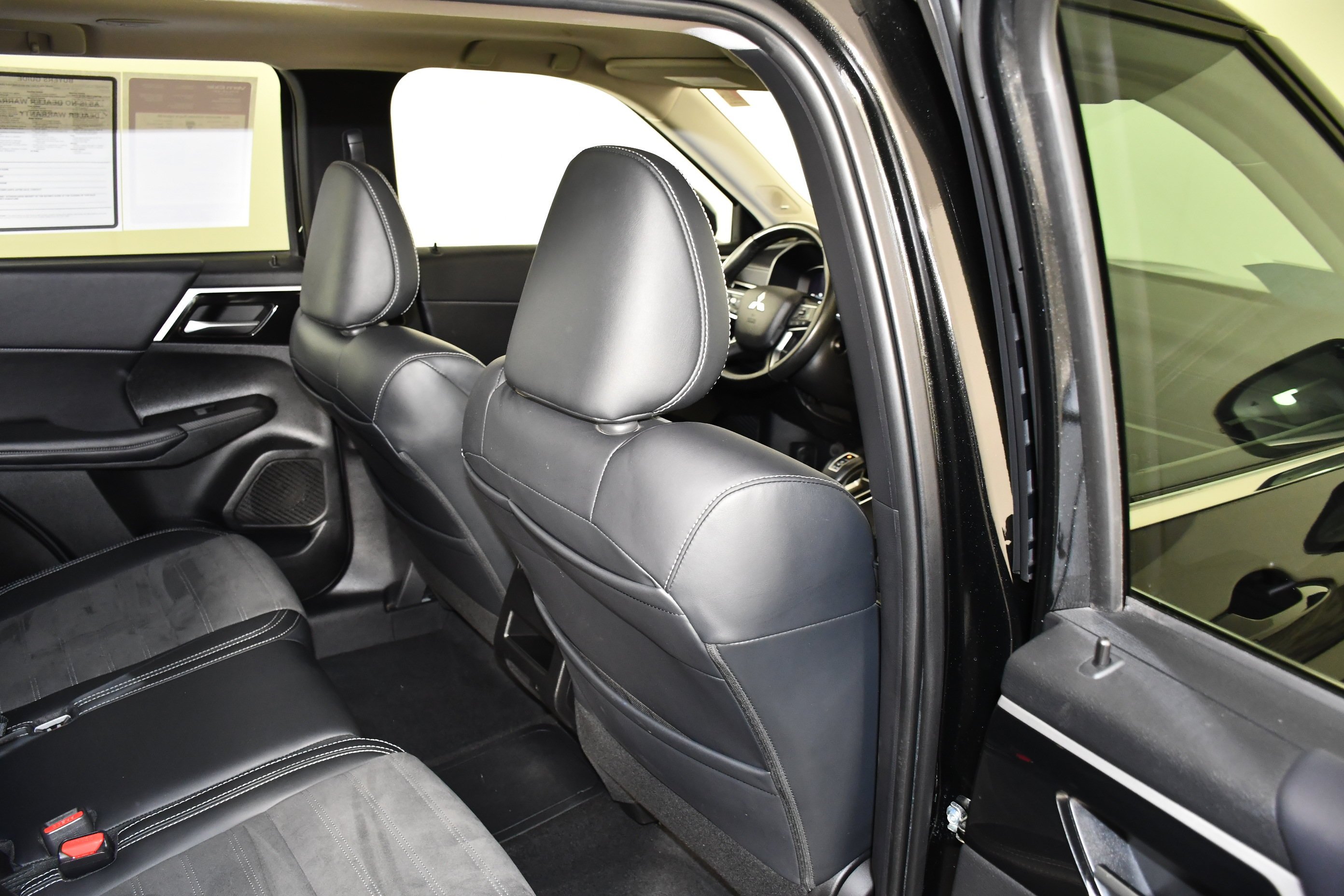 Certified Used 2024 Black Diamond Mitsubishi SE image 43