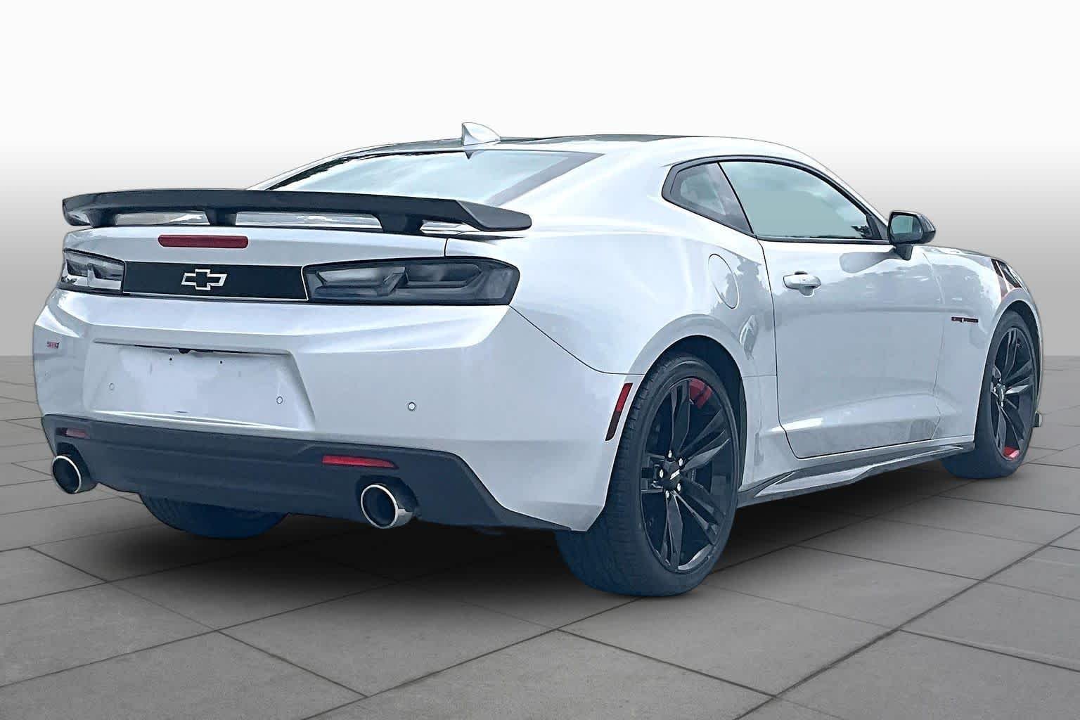 Used 2018 Silver Ice Metallic Chevrolet 2SS image 12