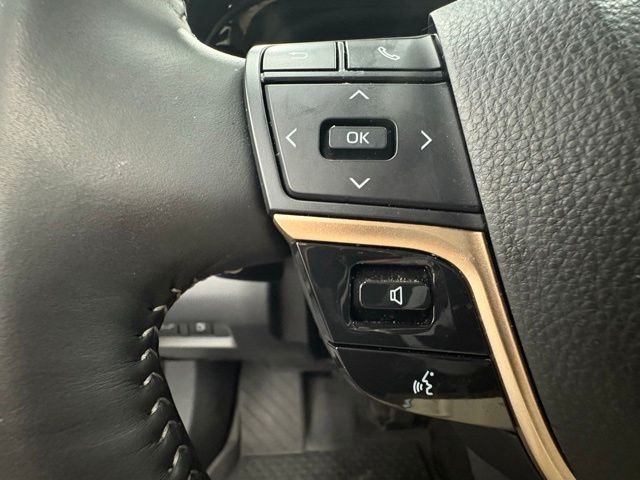 Used 2025 White Toyota XLE image 16
