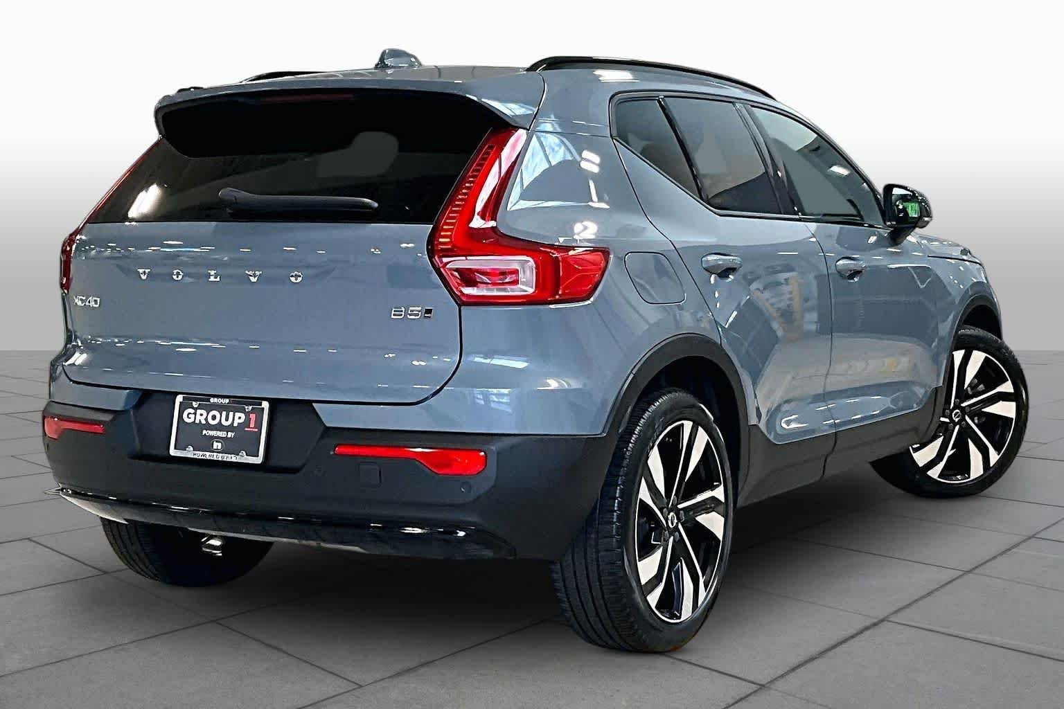 Used 2023 Thunder Grey Metallic Volvo Ultimate Dark Theme image 13