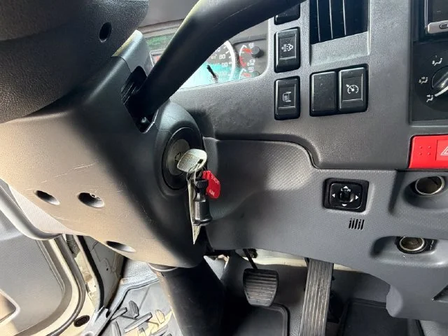 Used 2020 ARC WHITE Chevrolet NA image 18