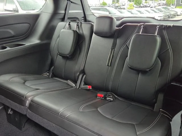 Used 2025 Black Chrysler Select image 11