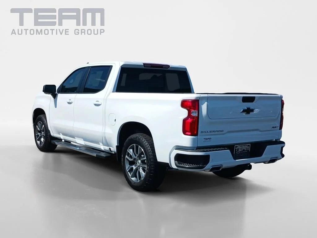 Used 2025 Summit White Chevrolet RST image 5