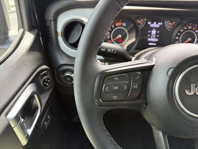 Used 2025 Black Jeep Sport S image 27